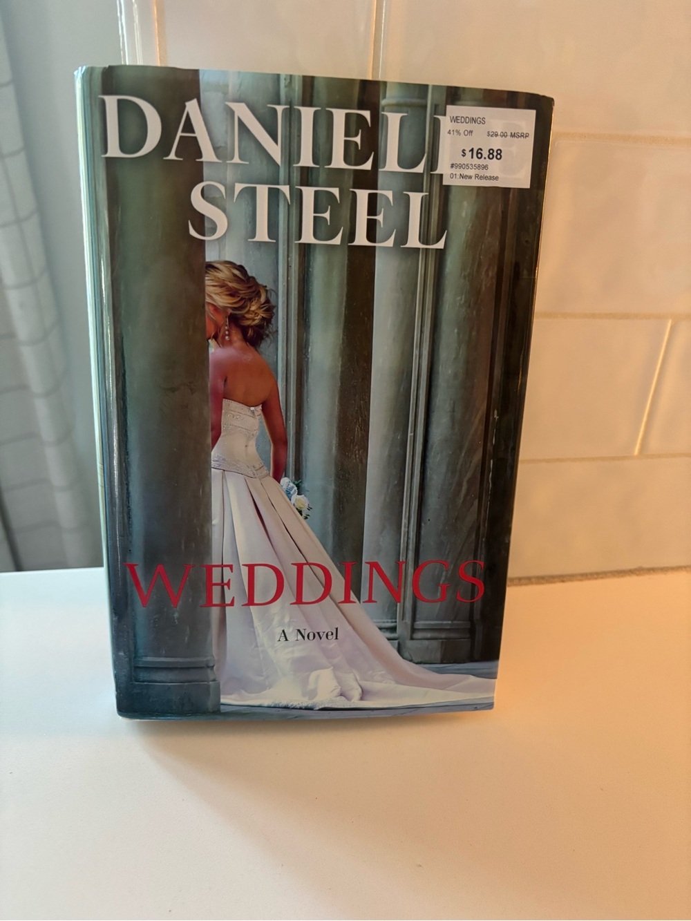 Hardback Book - Danielle Steel - Wedding - Like New